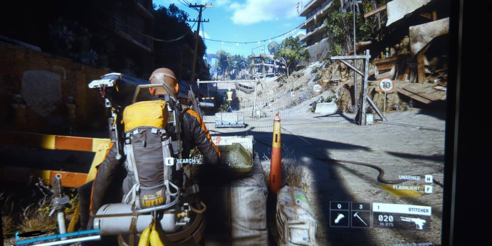 Searching electronic equipment in Arc Raiders