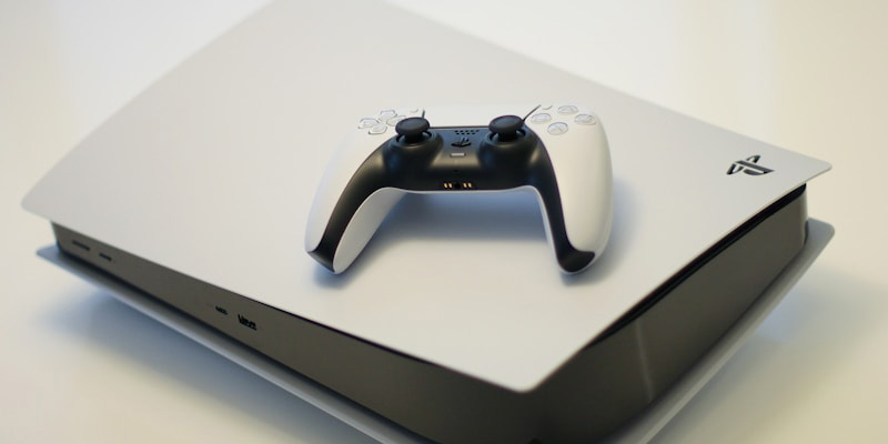 Gaming controller with highlighted buttons